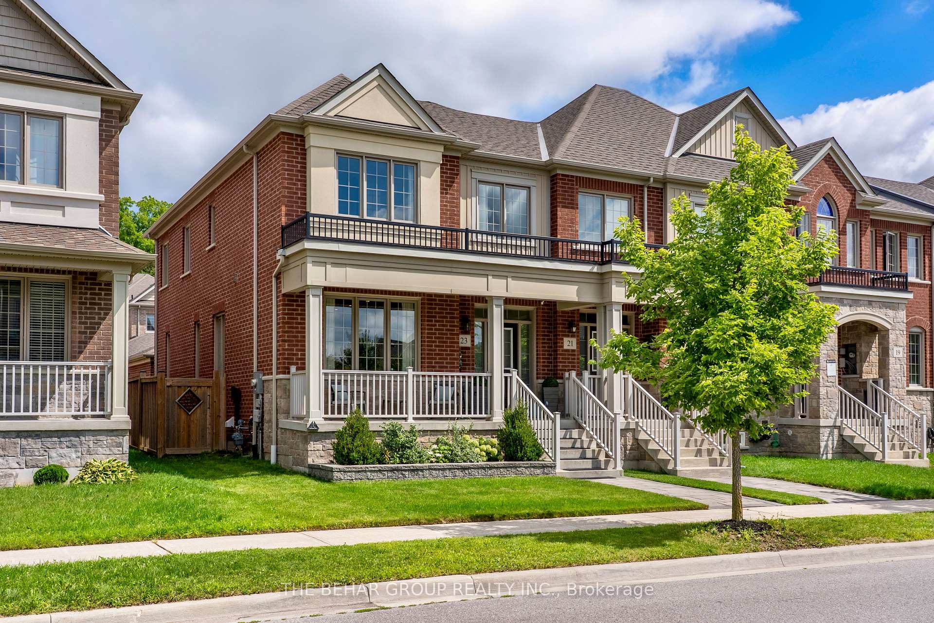 Photo 2 of 23 Carratuck Street, East Gwillimbury, Sharon — HOMEH