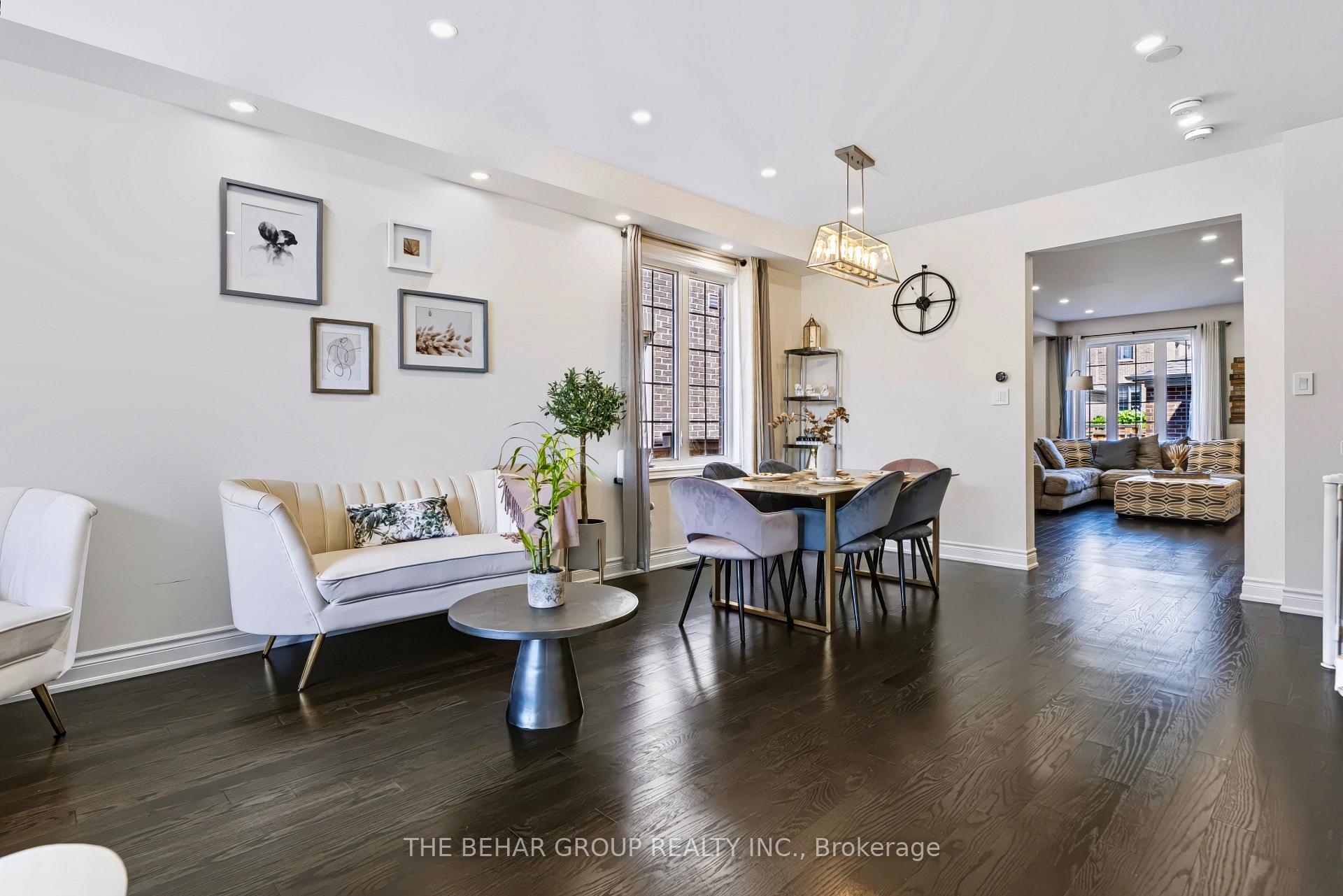 Photo 5 of 23 Carratuck Street, East Gwillimbury, Sharon — HOMEH