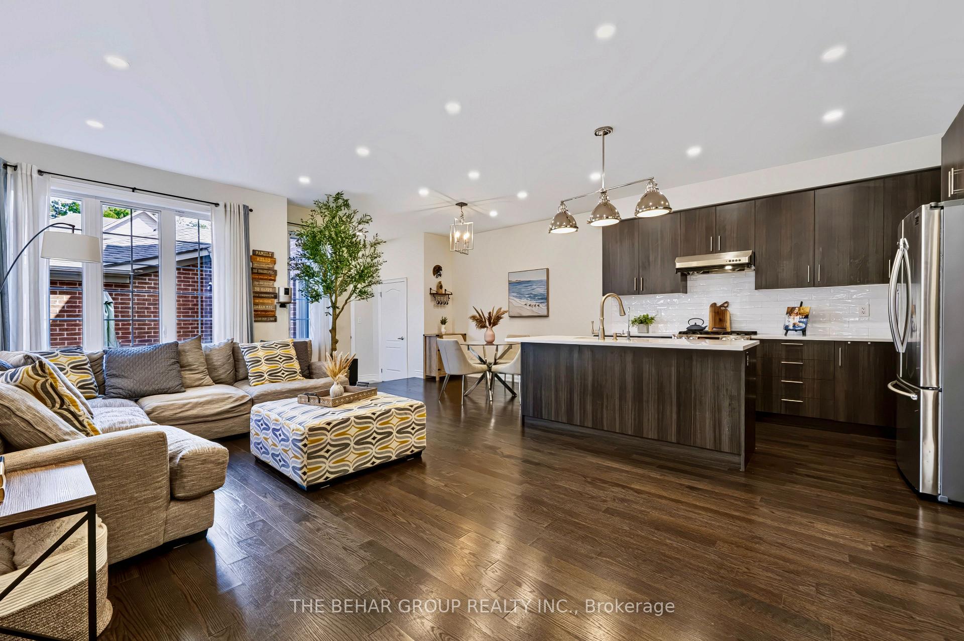 Photo 8 of 23 Carratuck Street, East Gwillimbury, Sharon — HOMEH