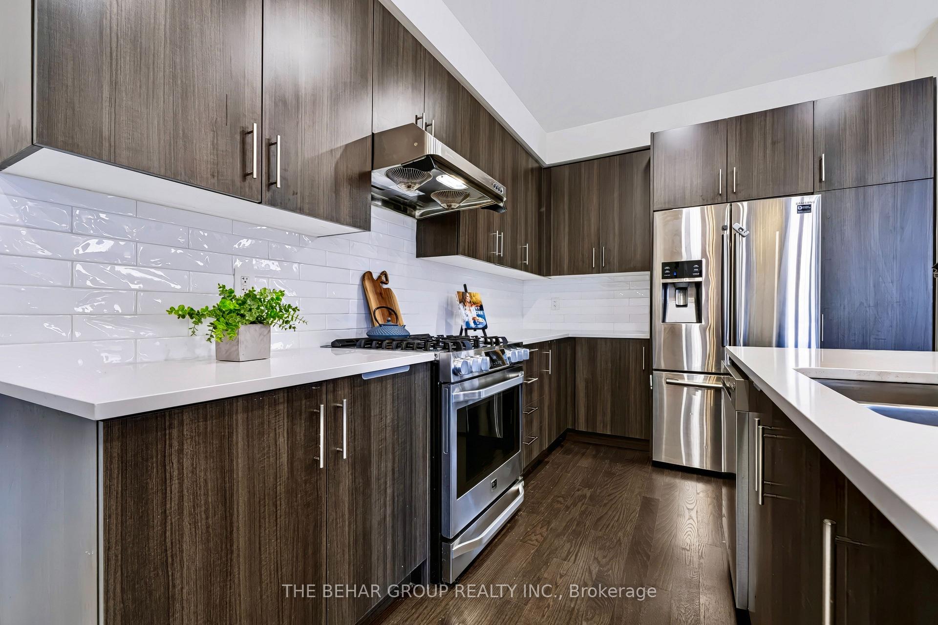 Photo 10 of 23 Carratuck Street, East Gwillimbury, Sharon — HOMEH