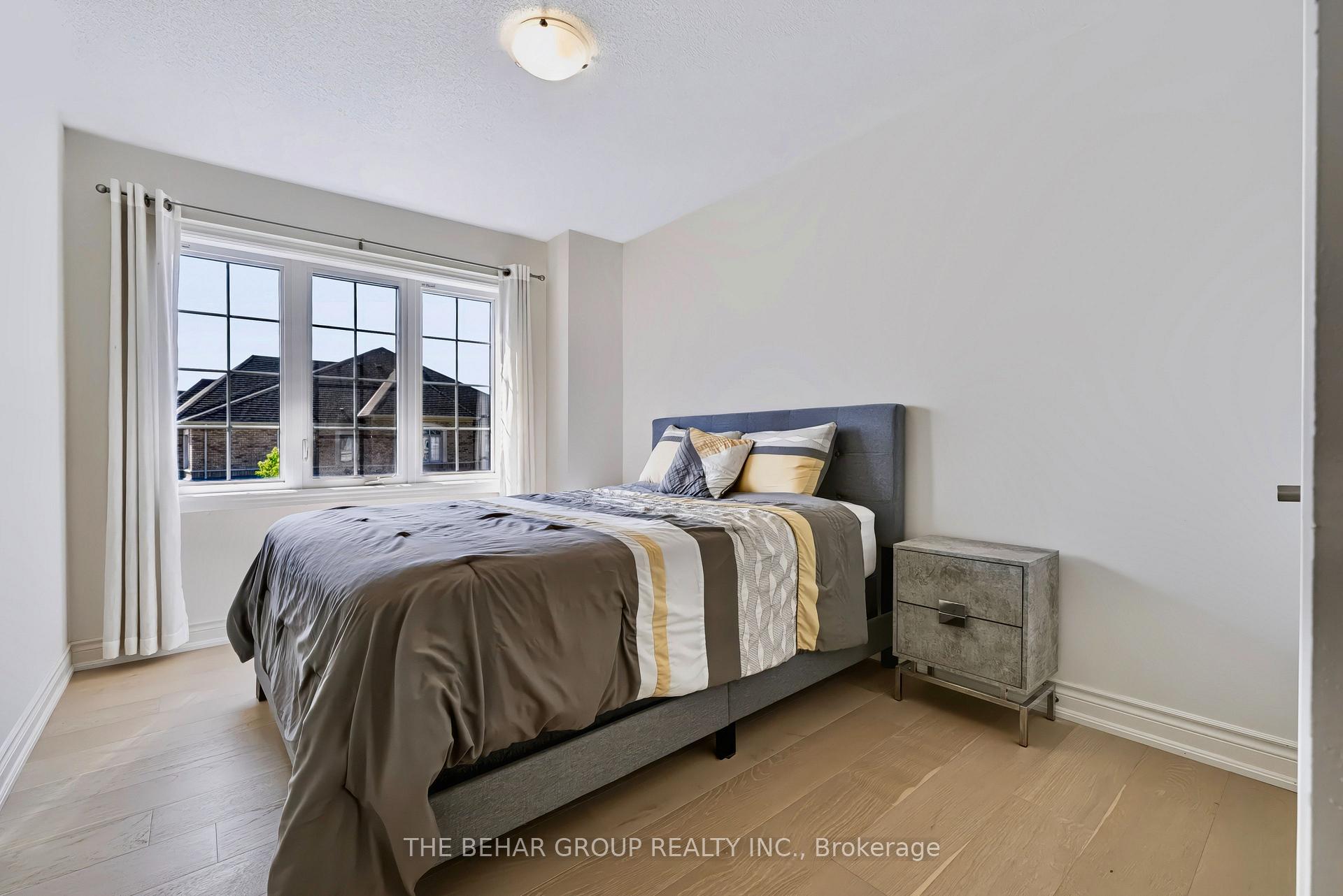 Photo 13 of 23 Carratuck Street, East Gwillimbury, Sharon — HOMEH
