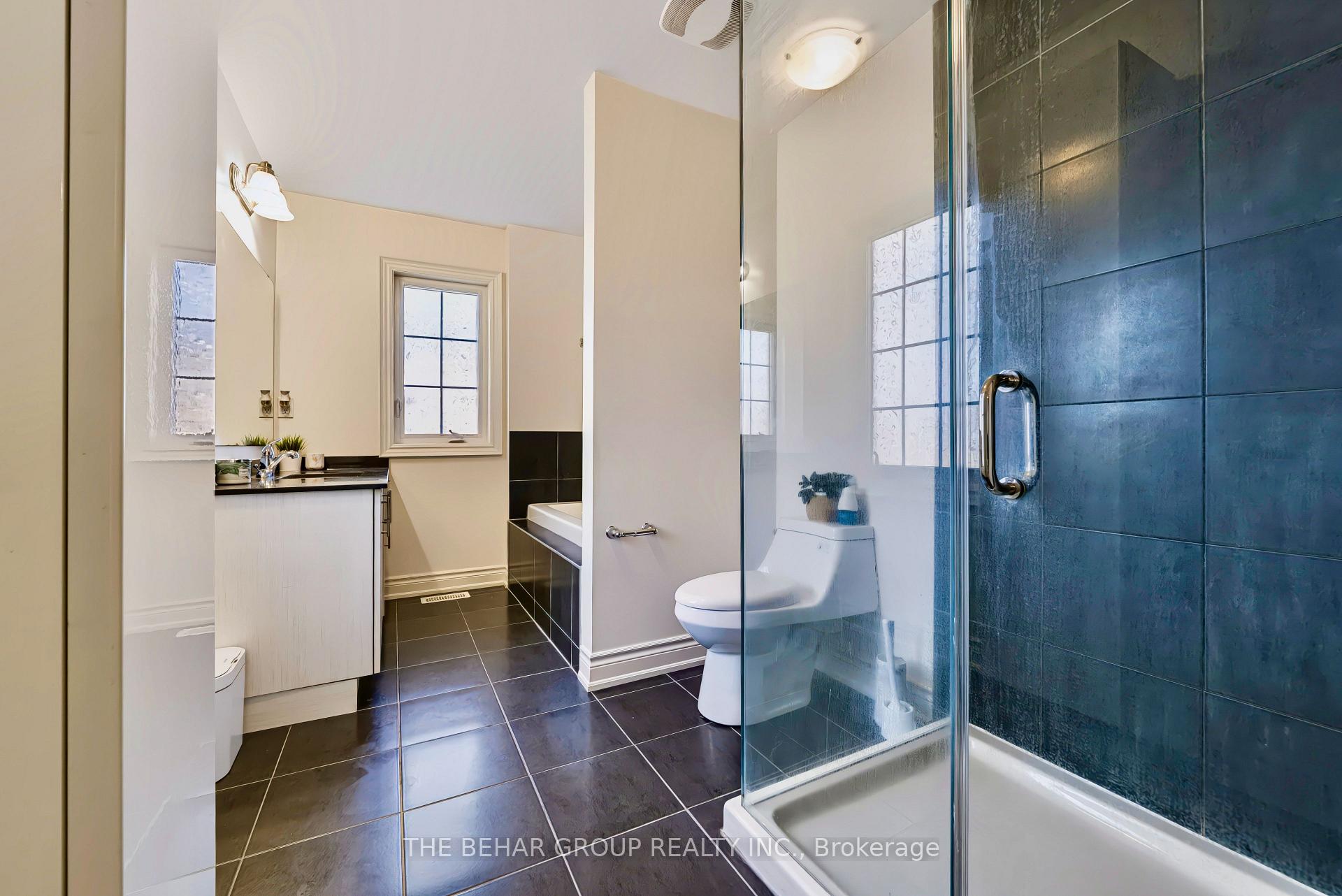Photo 18 of 23 Carratuck Street, East Gwillimbury, Sharon — HOMEH