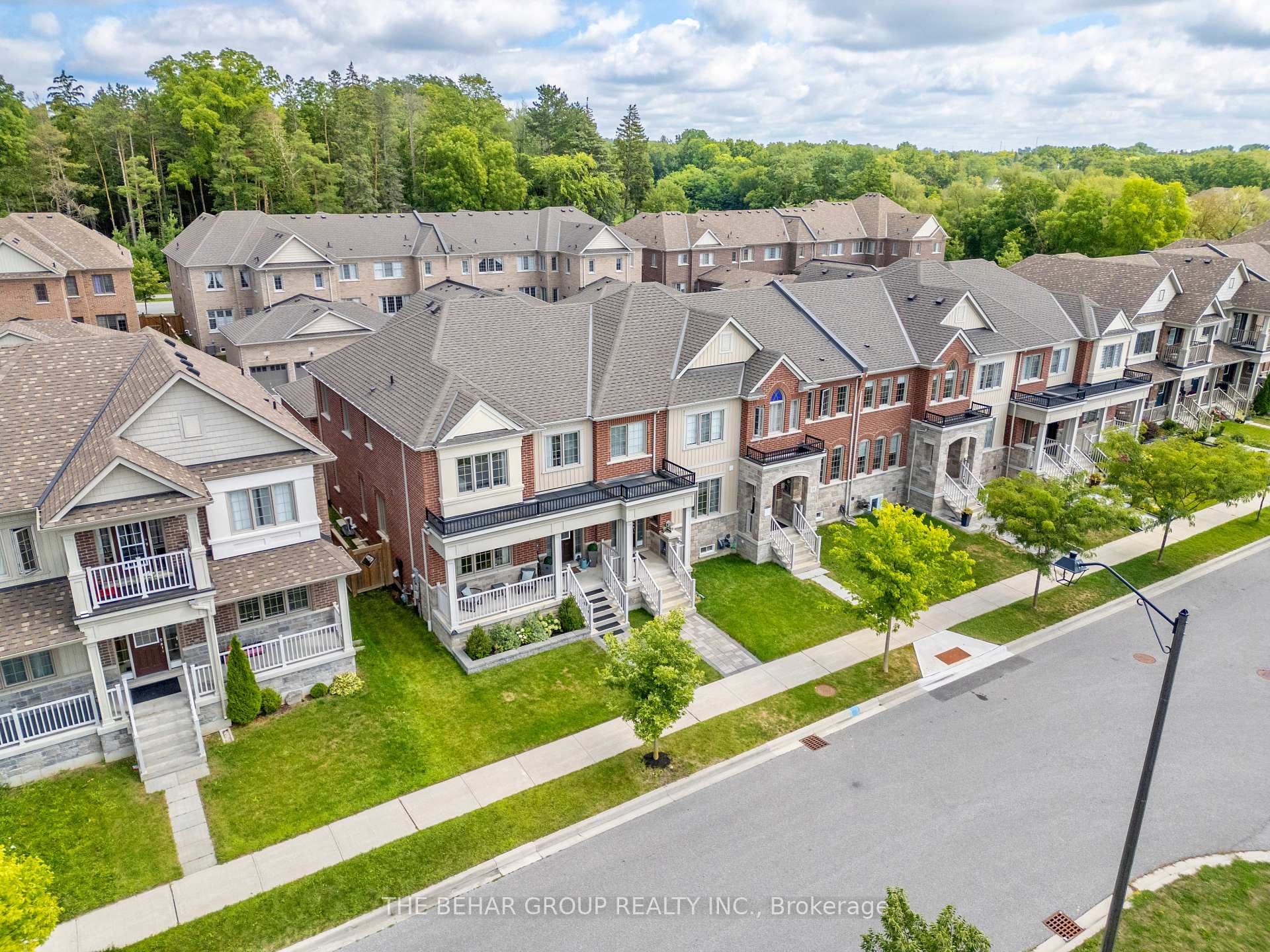 Photo 30 of 23 Carratuck Street, East Gwillimbury, Sharon — HOMEH