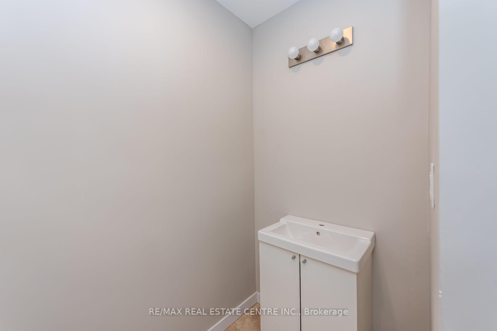 Photo 17 of Unit A, 104 Beach Road, Hamilton, Industrial Sector — HOMEH