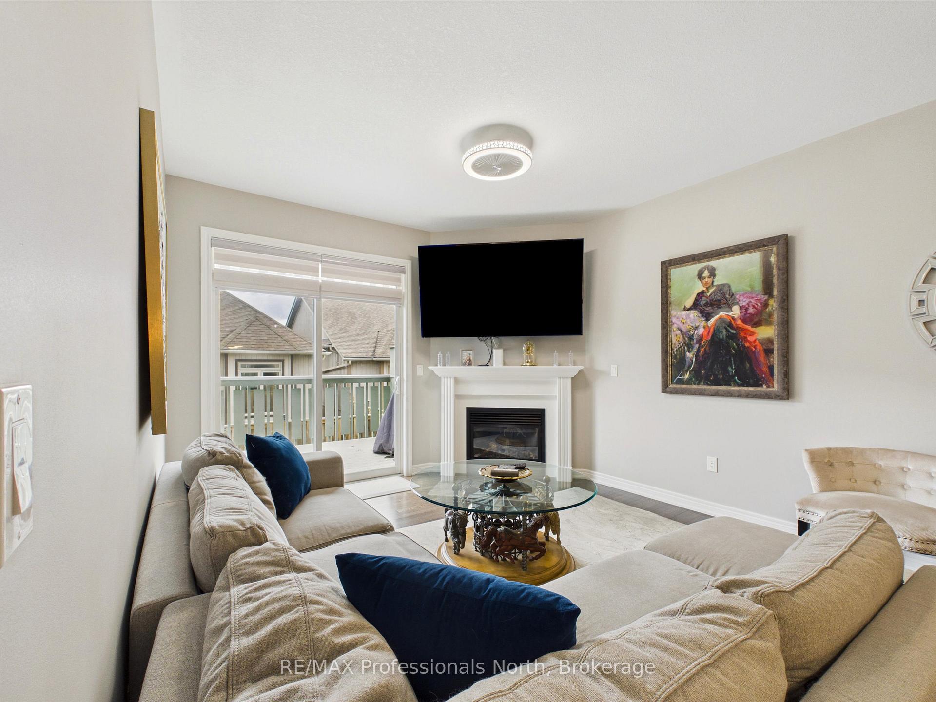 Photo 5 of 35 Canterbury Circle, Orillia — HOMEH