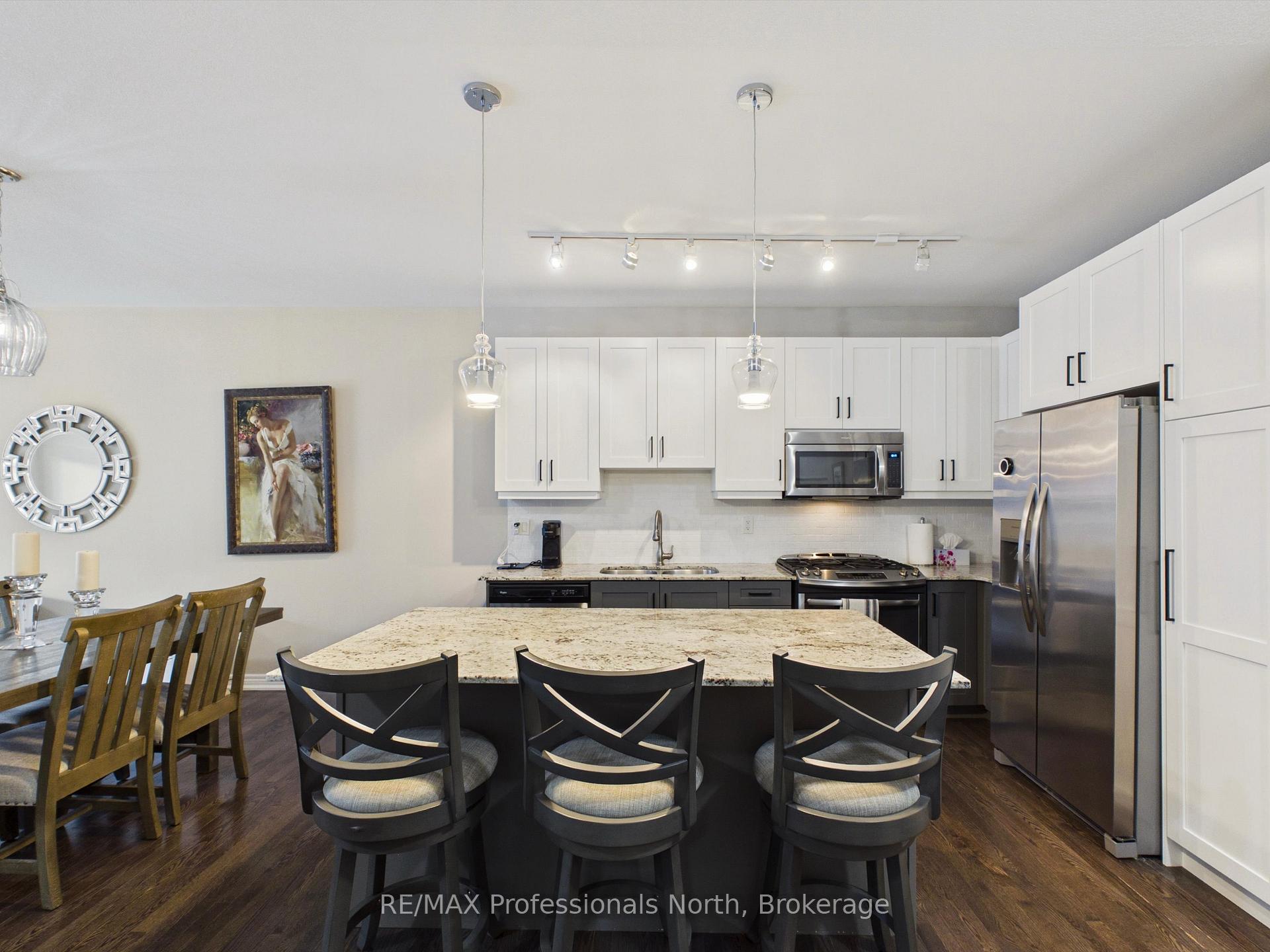 Photo 11 of 35 Canterbury Circle, Orillia — HOMEH
