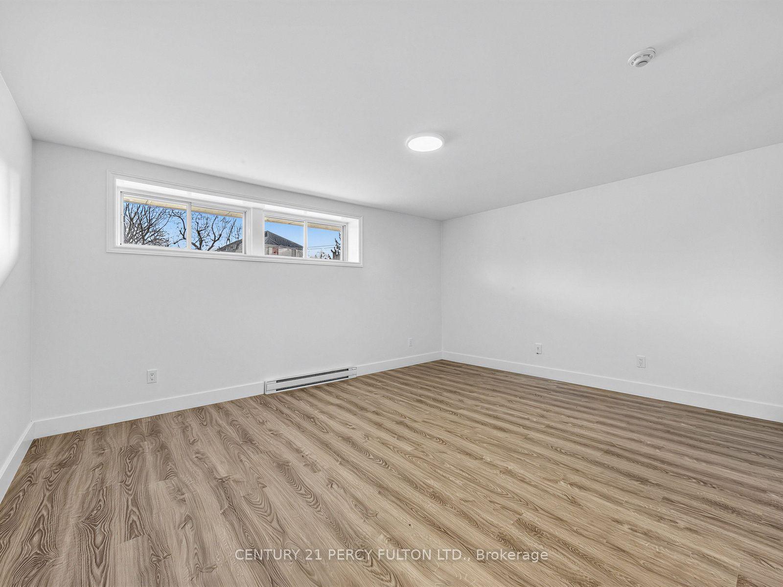 Photo 4 of Unit 302, 200 Garden Street, Whitby, Downtown Whitby — HOMEH