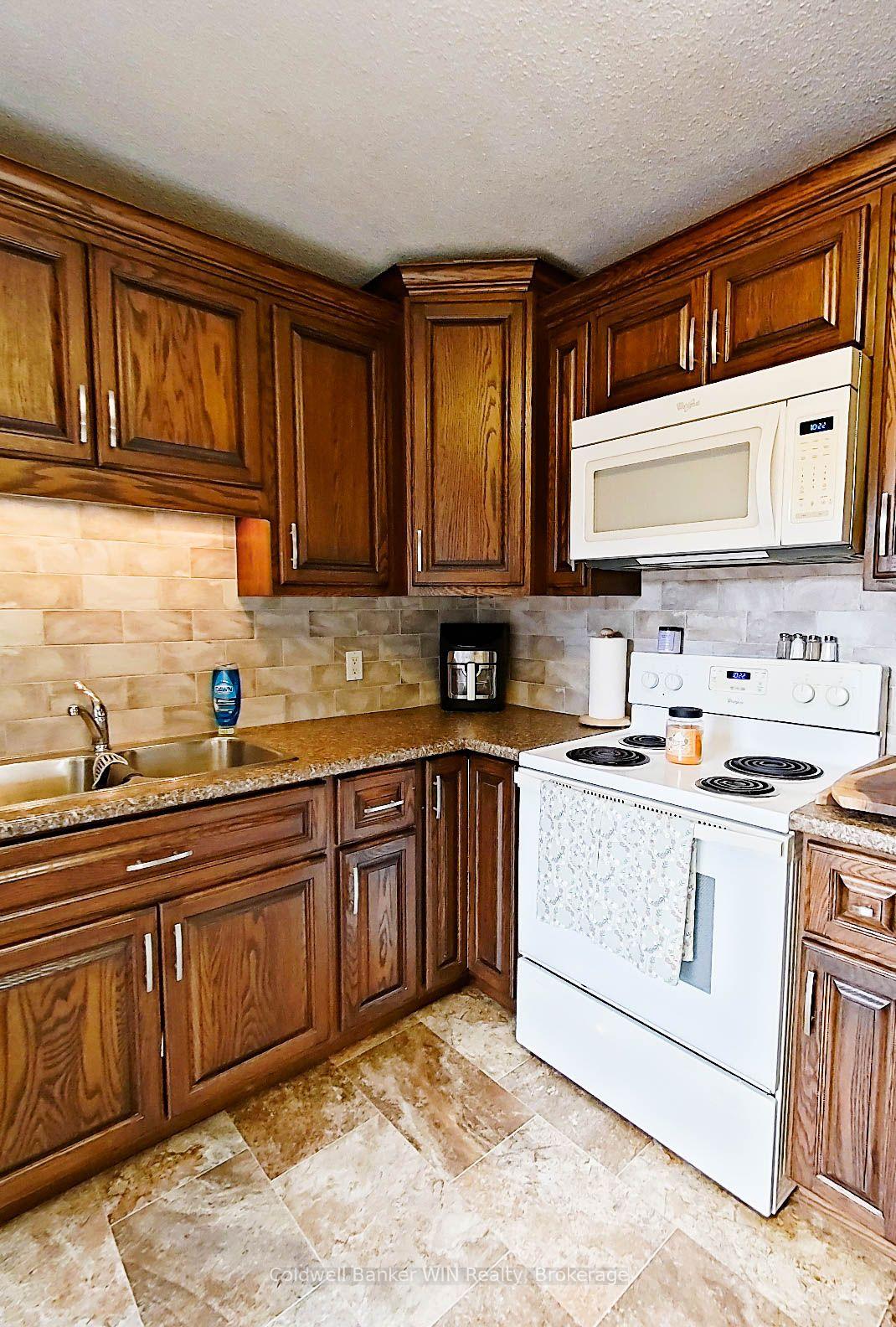Photo 10 of 25 Thomas Street, South Bruce — HOMEH