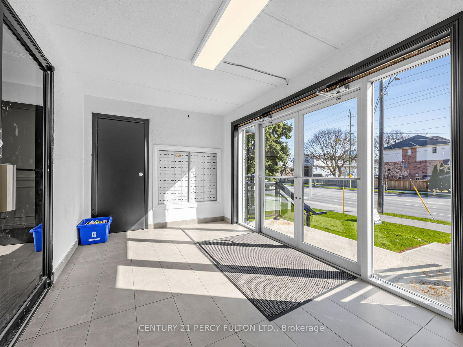 Photo 2 of Unit 7, 200 Garden Street, Whitby, Downtown Whitby — HOMEH