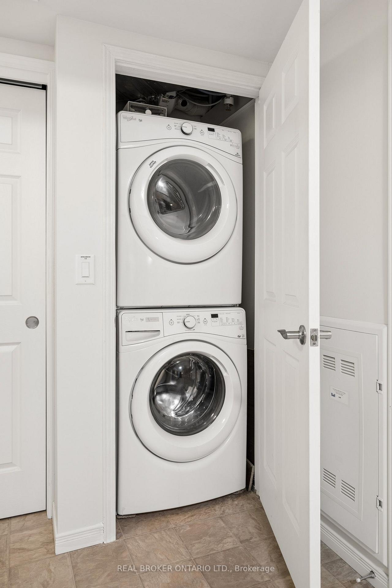 Photo 5 of Unit 211, 155 Water Street S, Cambridge, Christopher-Champlain — HOMEH