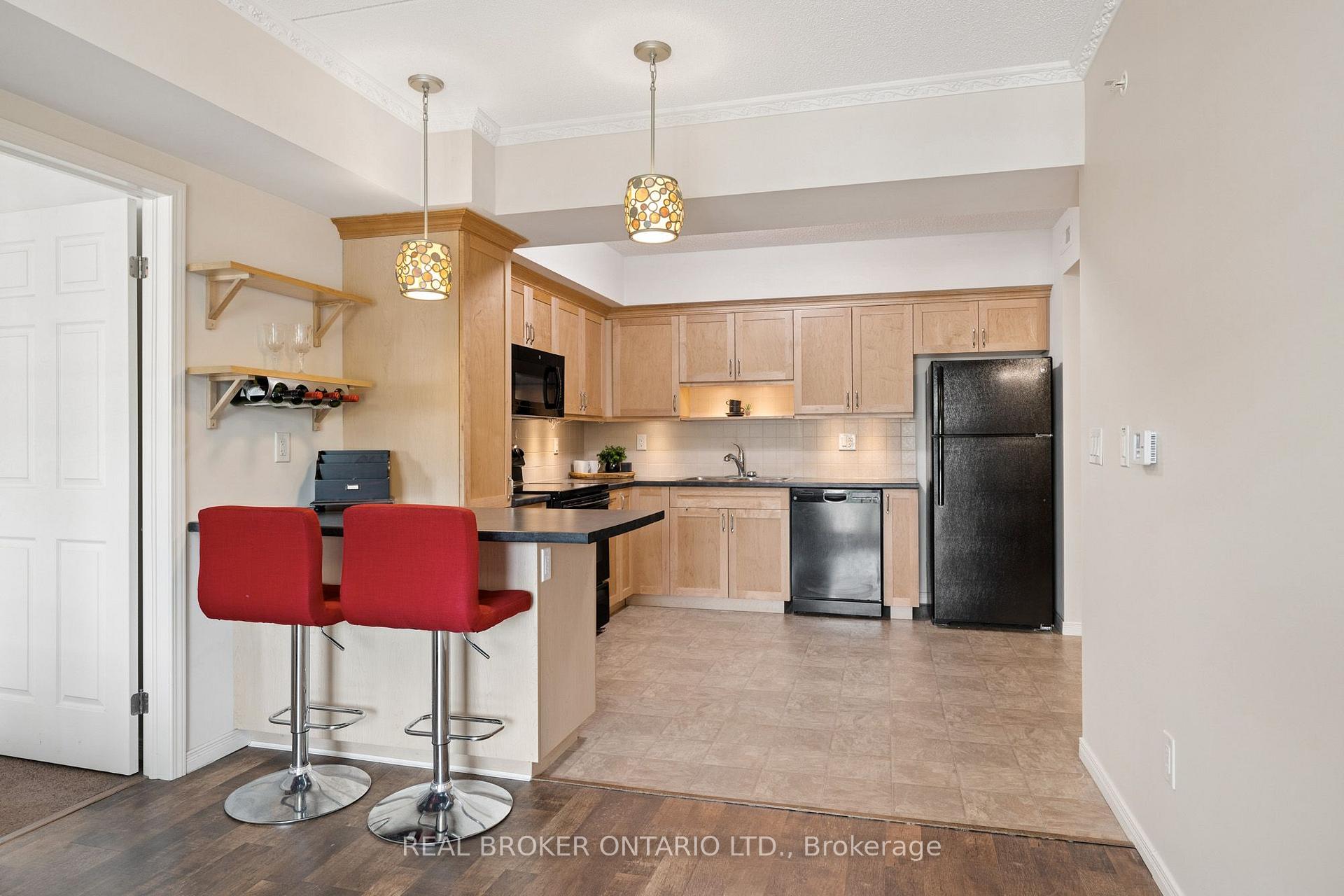Photo 7 of Unit 211, 155 Water Street S, Cambridge, Christopher-Champlain — HOMEH