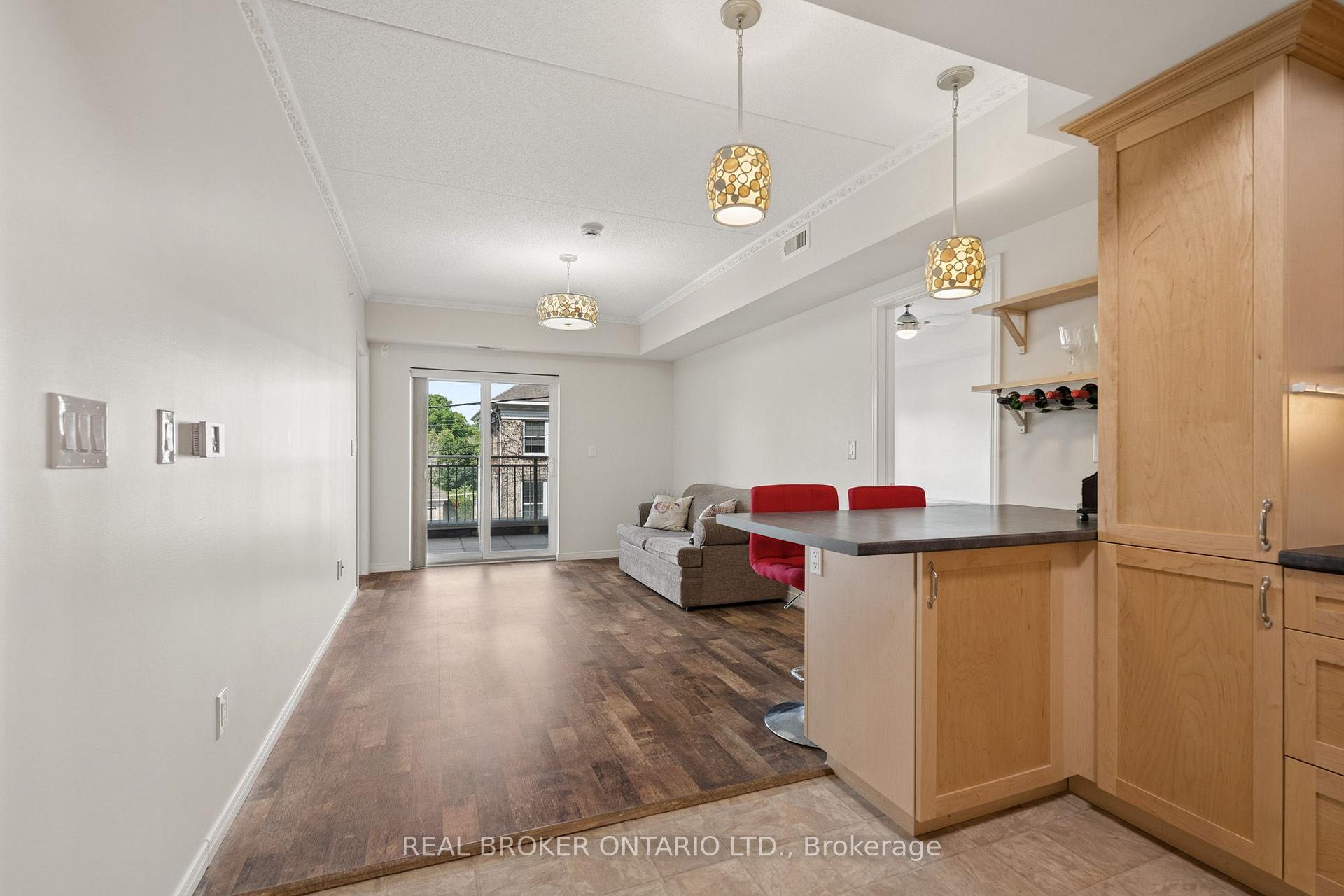 Photo 9 of Unit 211, 155 Water Street S, Cambridge, Christopher-Champlain — HOMEH