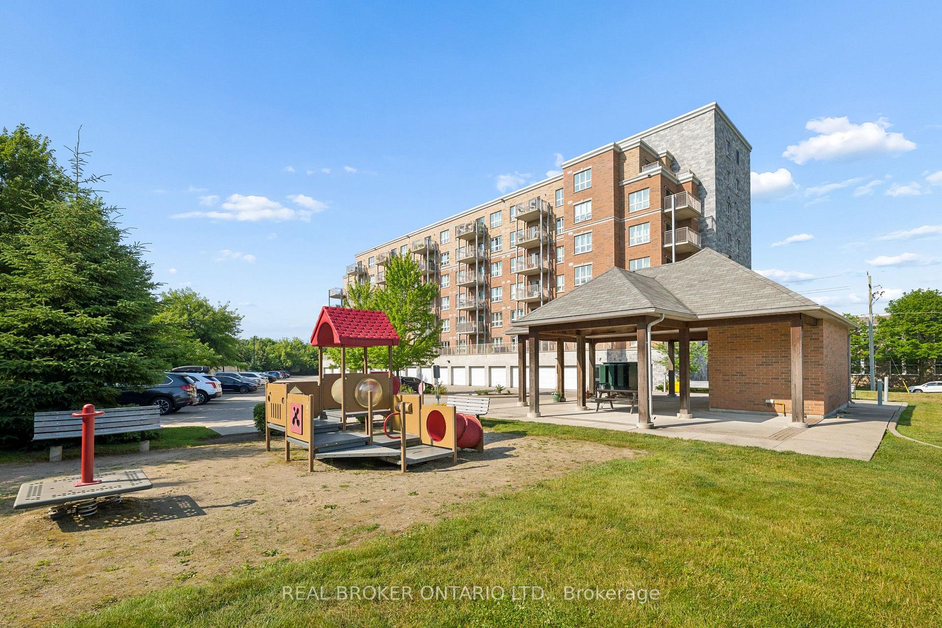 Photo 28 of Unit 211, 155 Water Street S, Cambridge, Christopher-Champlain — HOMEH