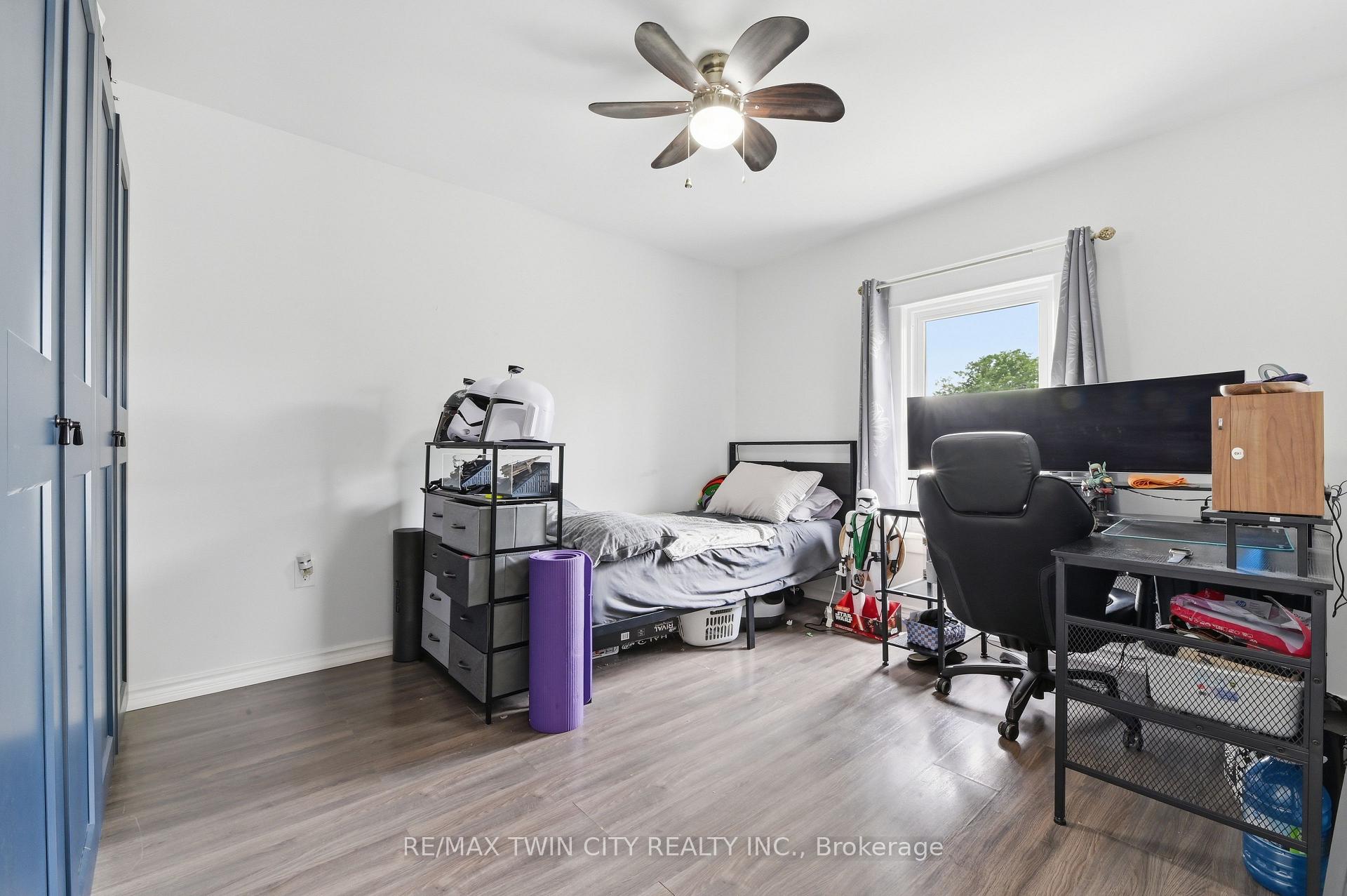 Photo 14 of 4924 Hunter Street, Niagara Falls, Clifton Hill — HOMEH