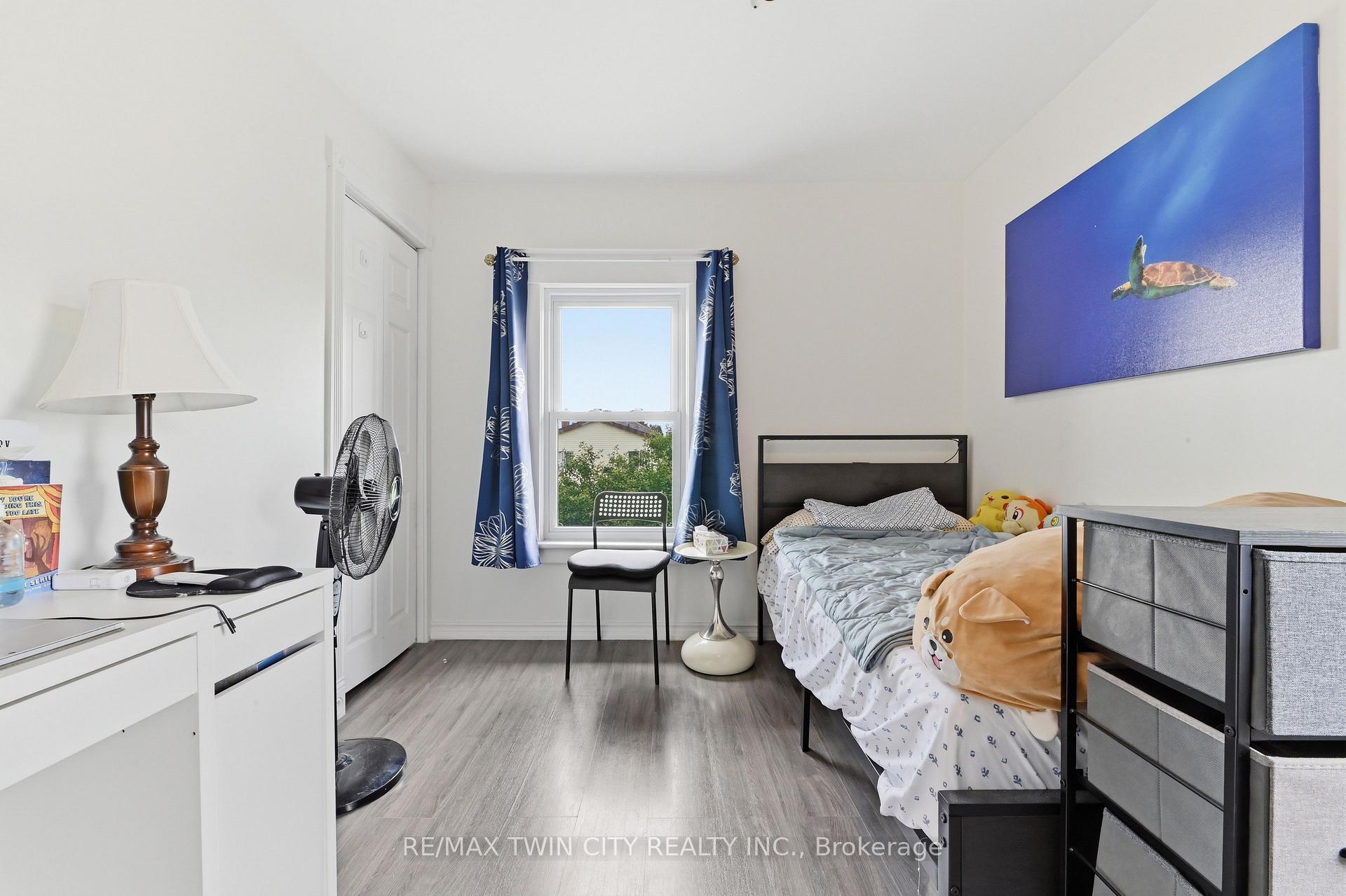 Photo 15 of 4924 Hunter Street, Niagara Falls, Clifton Hill — HOMEH