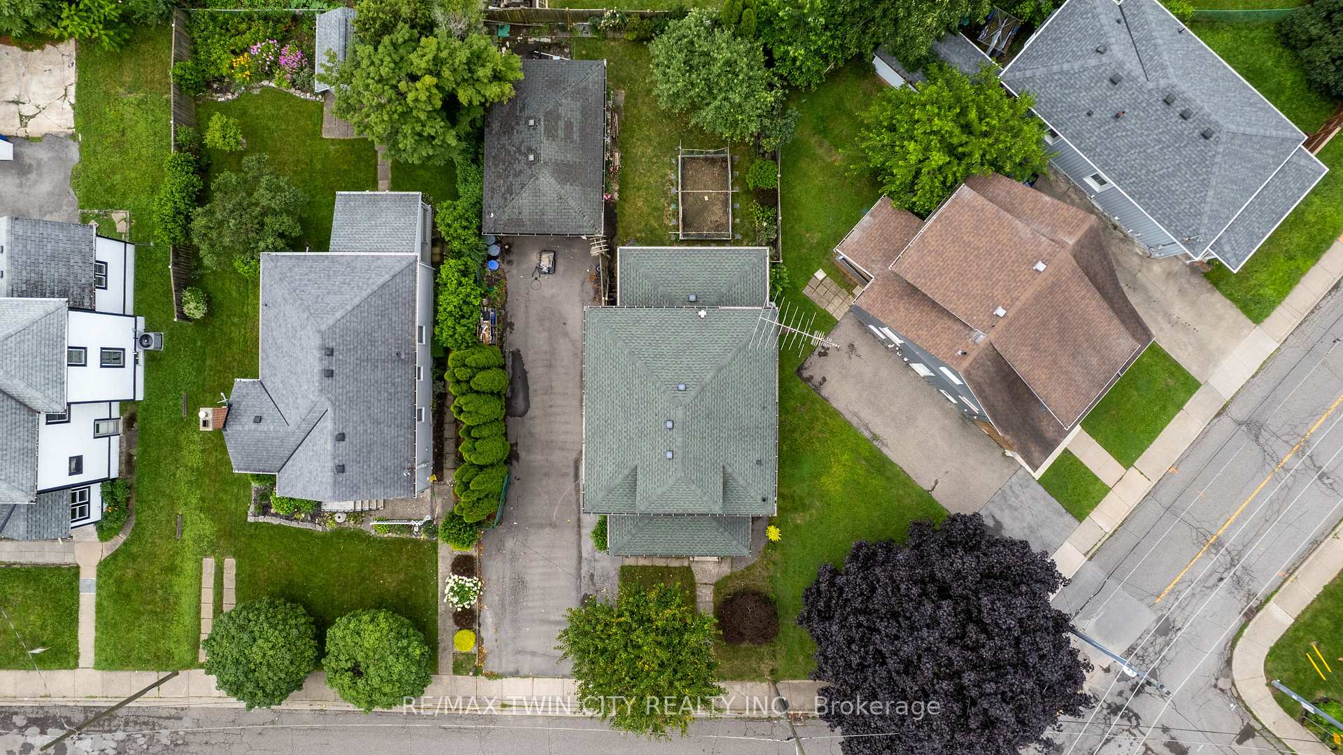 Photo 25 of 4924 Hunter Street, Niagara Falls, Clifton Hill — HOMEH