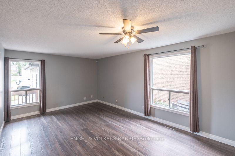 Photo 3 of 94 Ferguson Drive, Barrie, Northwest — HOMEH