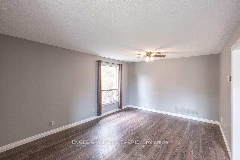 Photo 5 of 94 Ferguson Drive, Barrie, Northwest — HOMEH