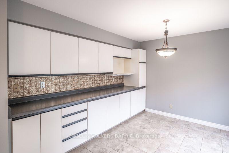 Photo 12 of 94 Ferguson Drive, Barrie, Northwest — HOMEH