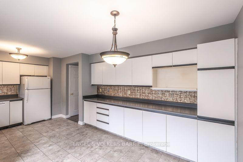 Photo 13 of 94 Ferguson Drive, Barrie, Northwest — HOMEH