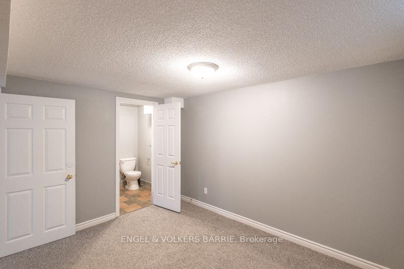 Photo 24 of 94 Ferguson Drive, Barrie, Northwest — HOMEH