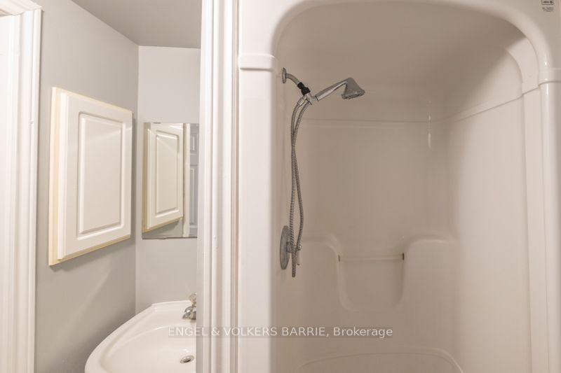Photo 25 of 94 Ferguson Drive, Barrie, Northwest — HOMEH