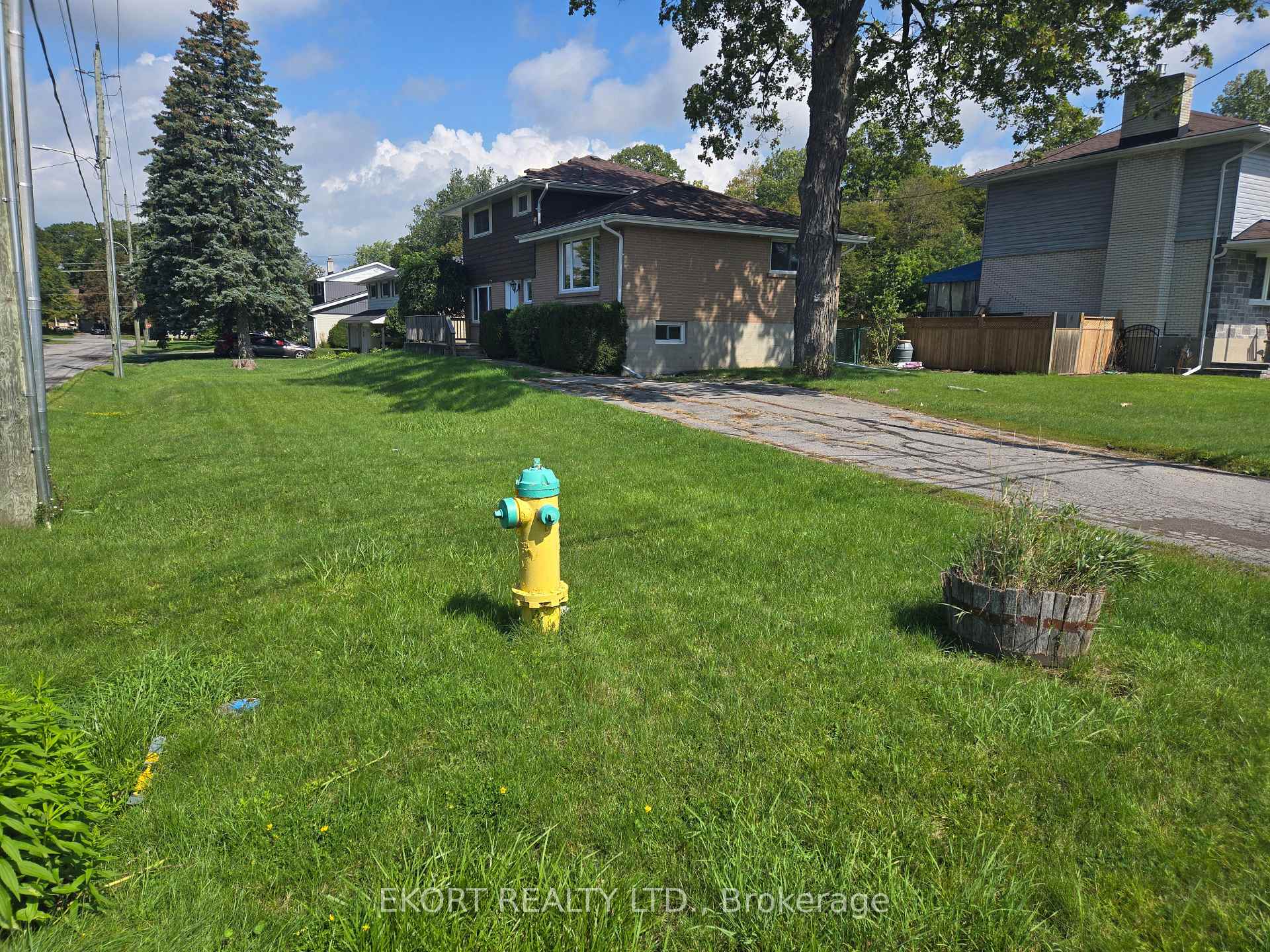 Photo 3 of 12 Edgehill Road, Belleville, Belleville Ward — HOMEH