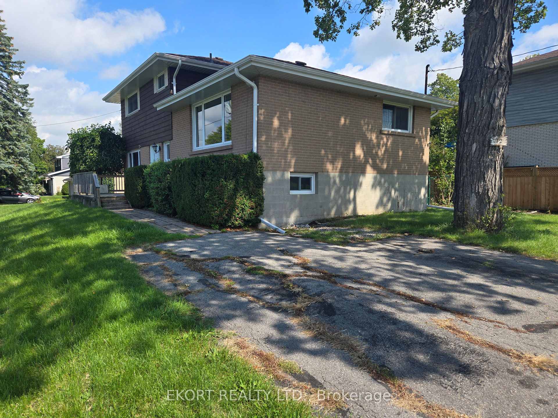 Photo 4 of 12 Edgehill Road, Belleville, Belleville Ward — HOMEH
