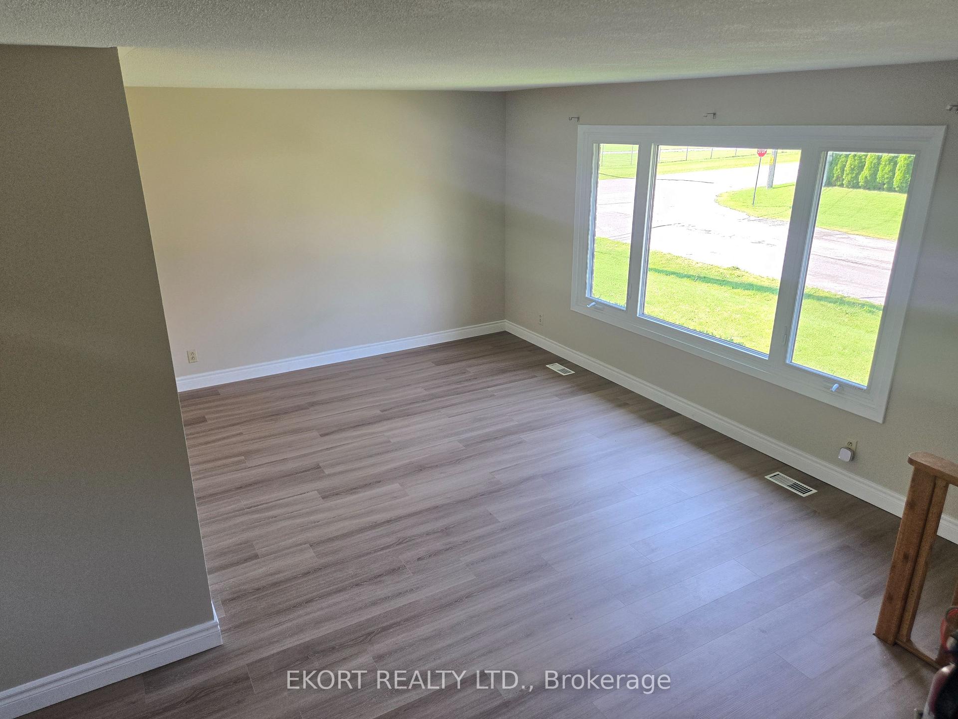Photo 14 of 12 Edgehill Road, Belleville, Belleville Ward — HOMEH