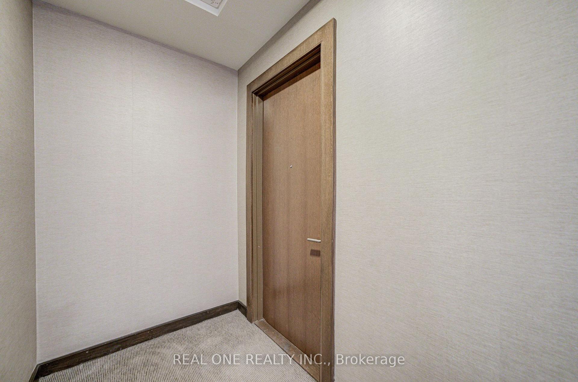Photo 4 of Unit 5814, 386 Yonge Street, Toronto, Bay Street Corridor — HOMEH
