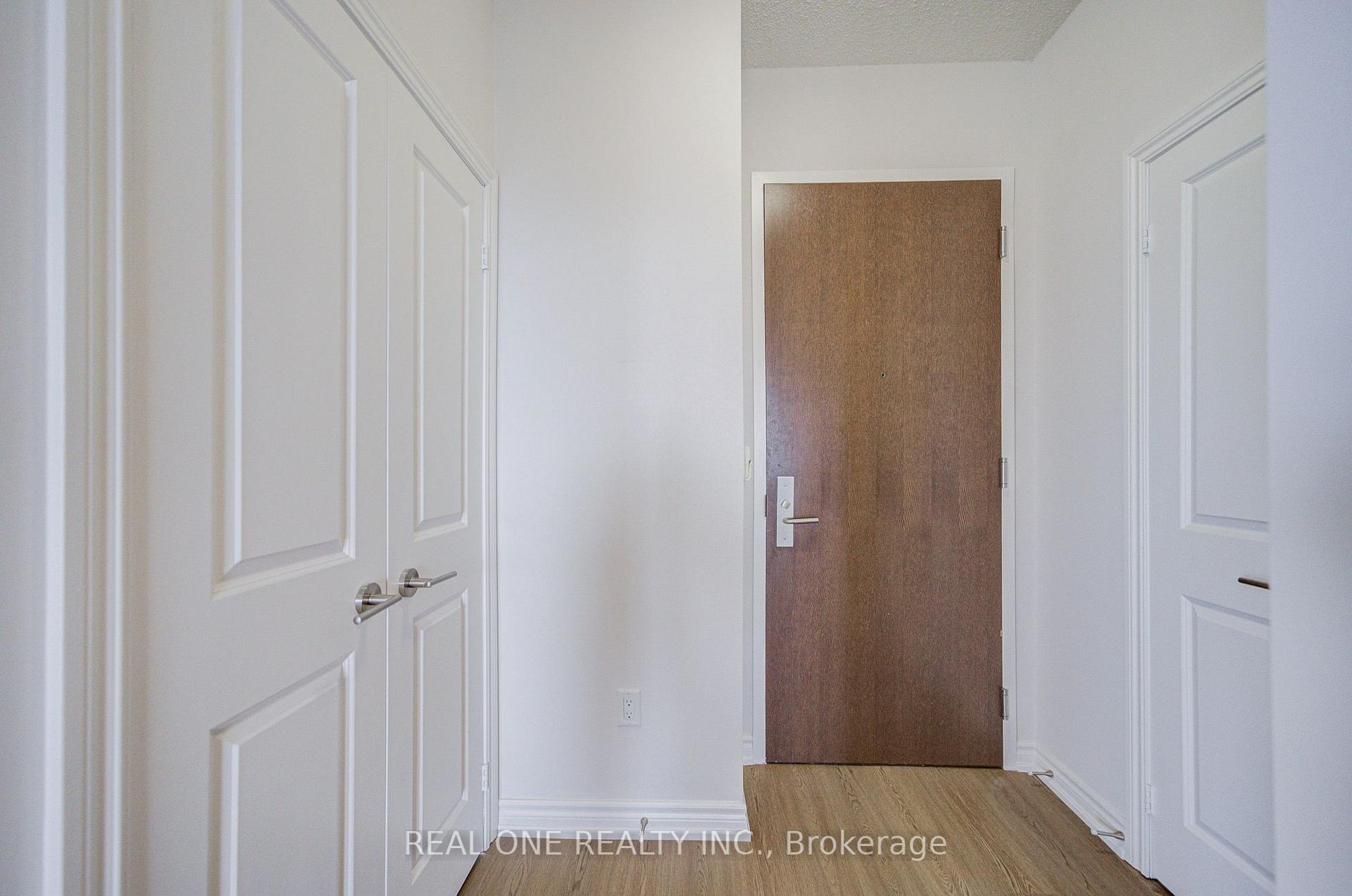 Photo 5 of Unit 5814, 386 Yonge Street, Toronto, Bay Street Corridor — HOMEH