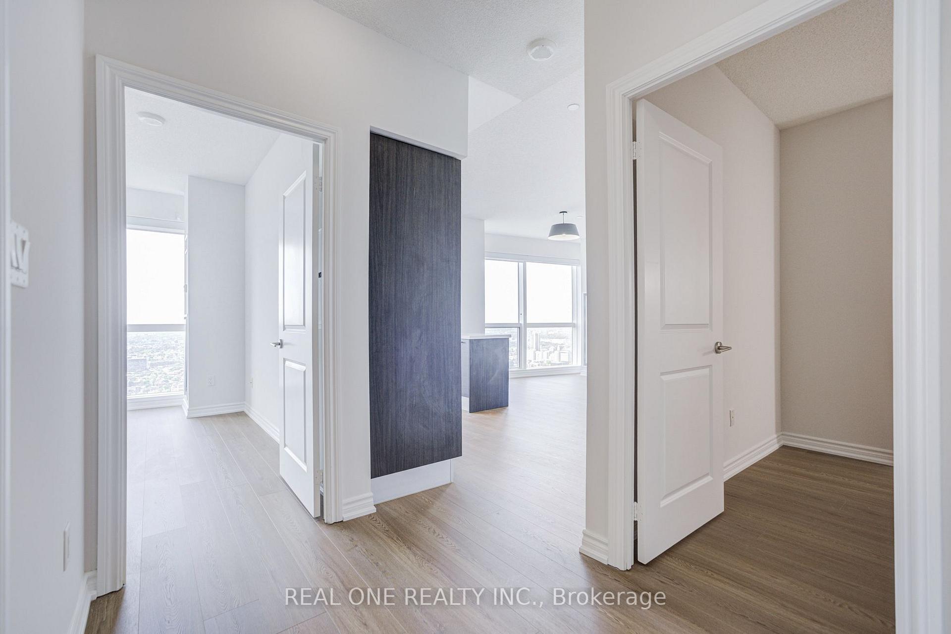 Photo 6 of Unit 5814, 386 Yonge Street, Toronto, Bay Street Corridor — HOMEH