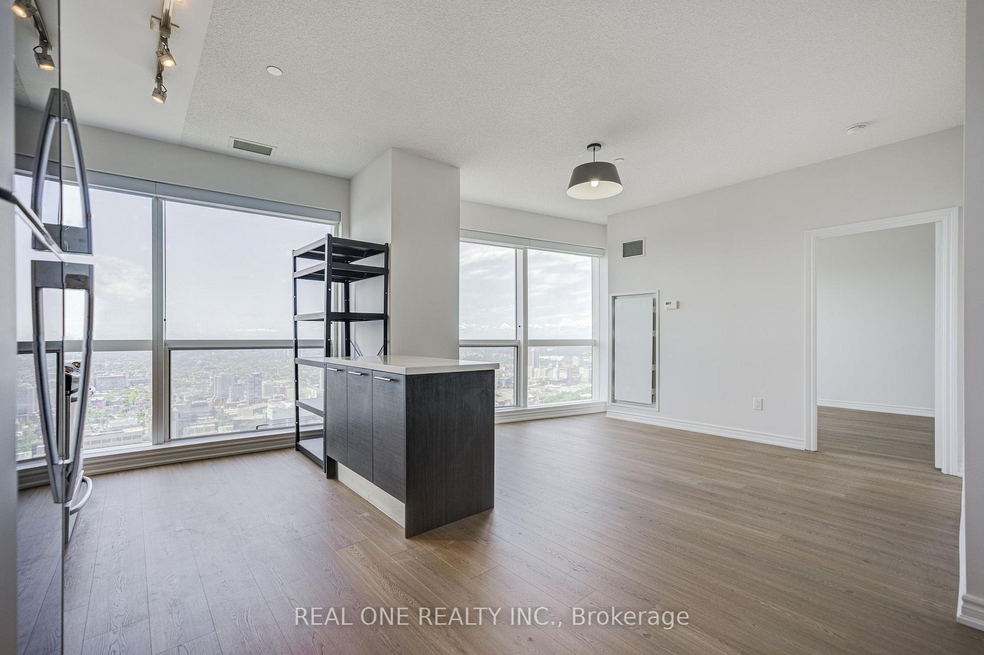 Photo 7 of Unit 5814, 386 Yonge Street, Toronto, Bay Street Corridor — HOMEH