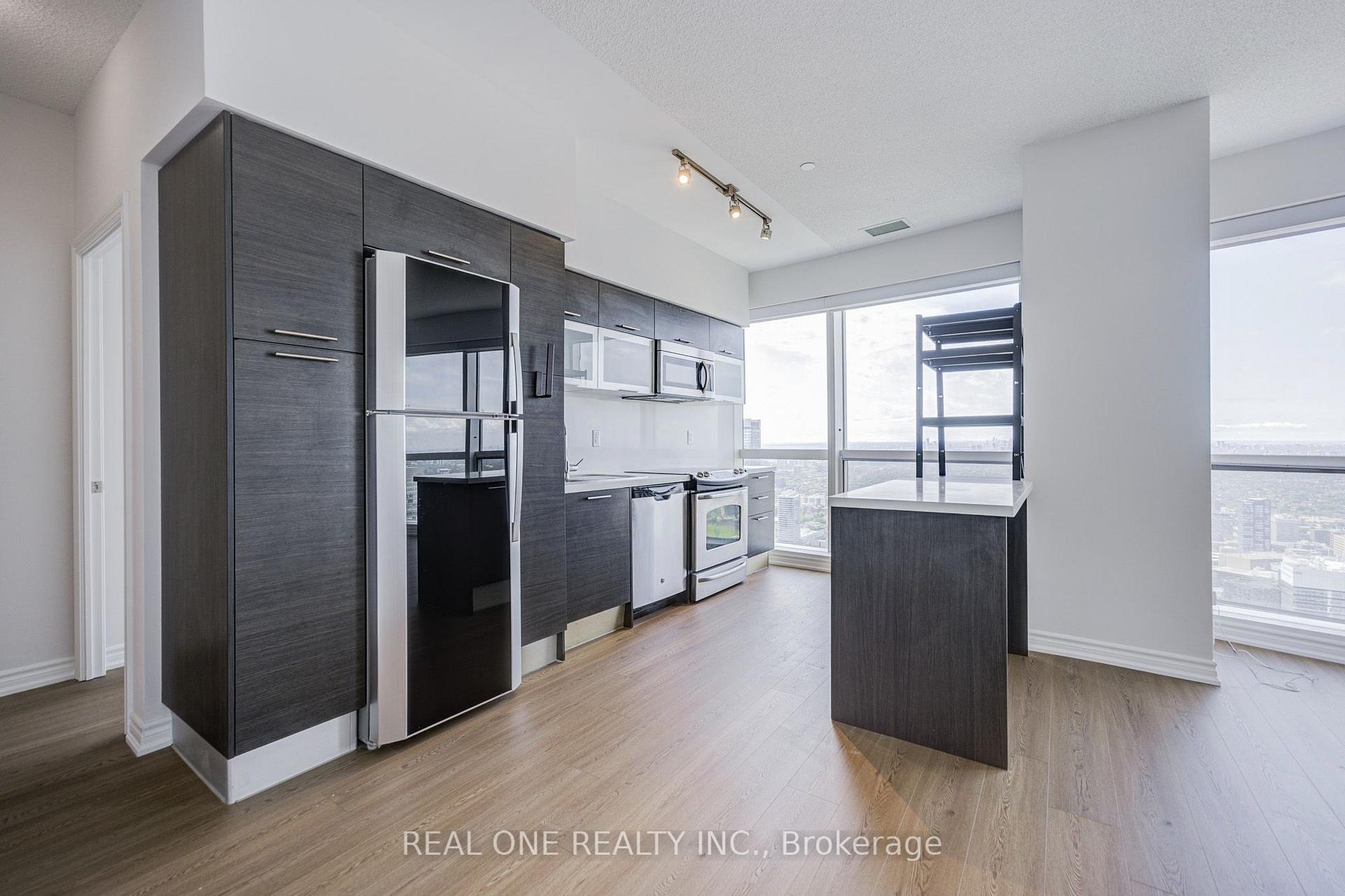 Photo 9 of Unit 5814, 386 Yonge Street, Toronto, Bay Street Corridor — HOMEH