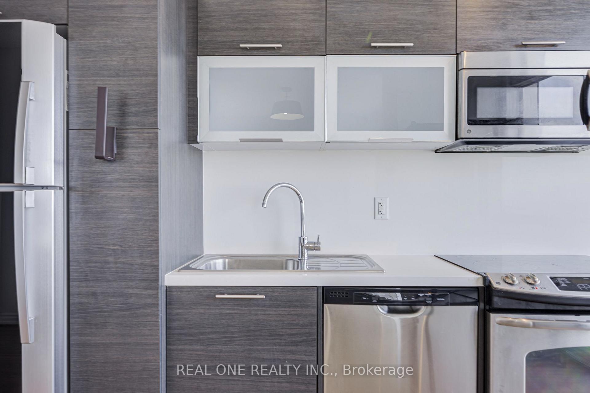 Photo 12 of Unit 5814, 386 Yonge Street, Toronto, Bay Street Corridor — HOMEH