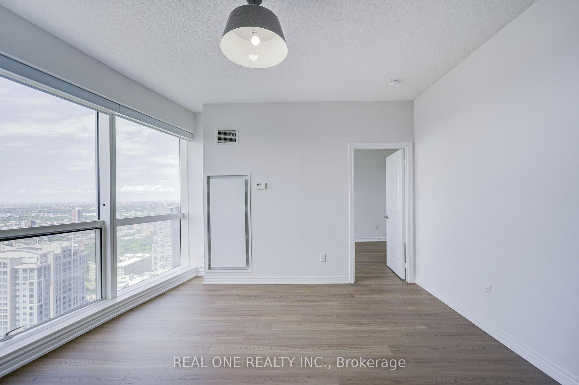 Photo 17 of Unit 5814, 386 Yonge Street, Toronto, Bay Street Corridor — HOMEH