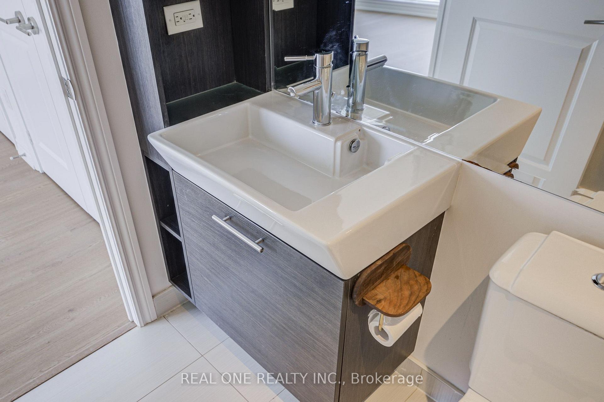 Photo 34 of Unit 5814, 386 Yonge Street, Toronto, Bay Street Corridor — HOMEH
