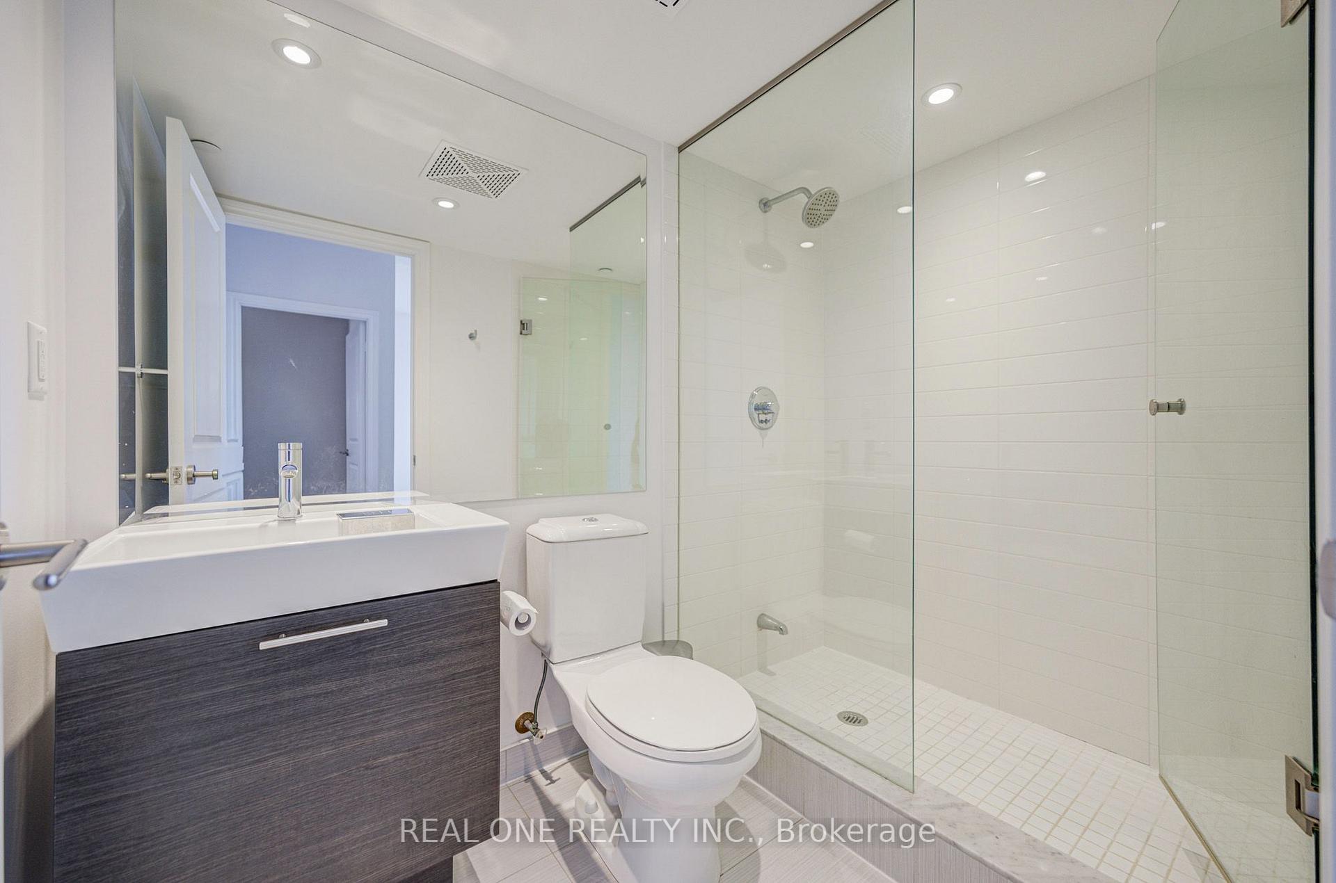 Photo 35 of Unit 5814, 386 Yonge Street, Toronto, Bay Street Corridor — HOMEH
