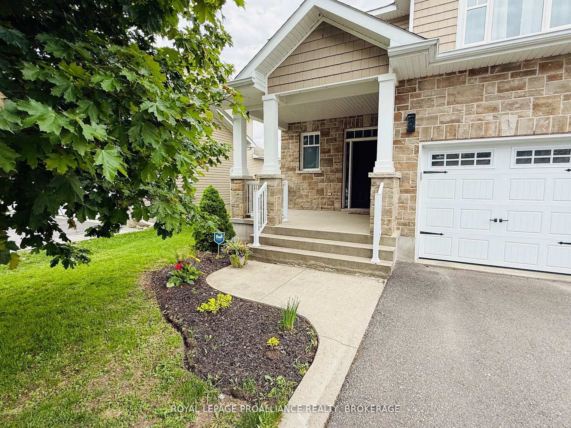 Photo 3 of 1425 Evergreen Drive, Kingston, City Northwest — HOMEH