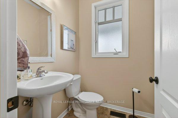 Photo 8 of 1425 Evergreen Drive, Kingston, City Northwest — HOMEH