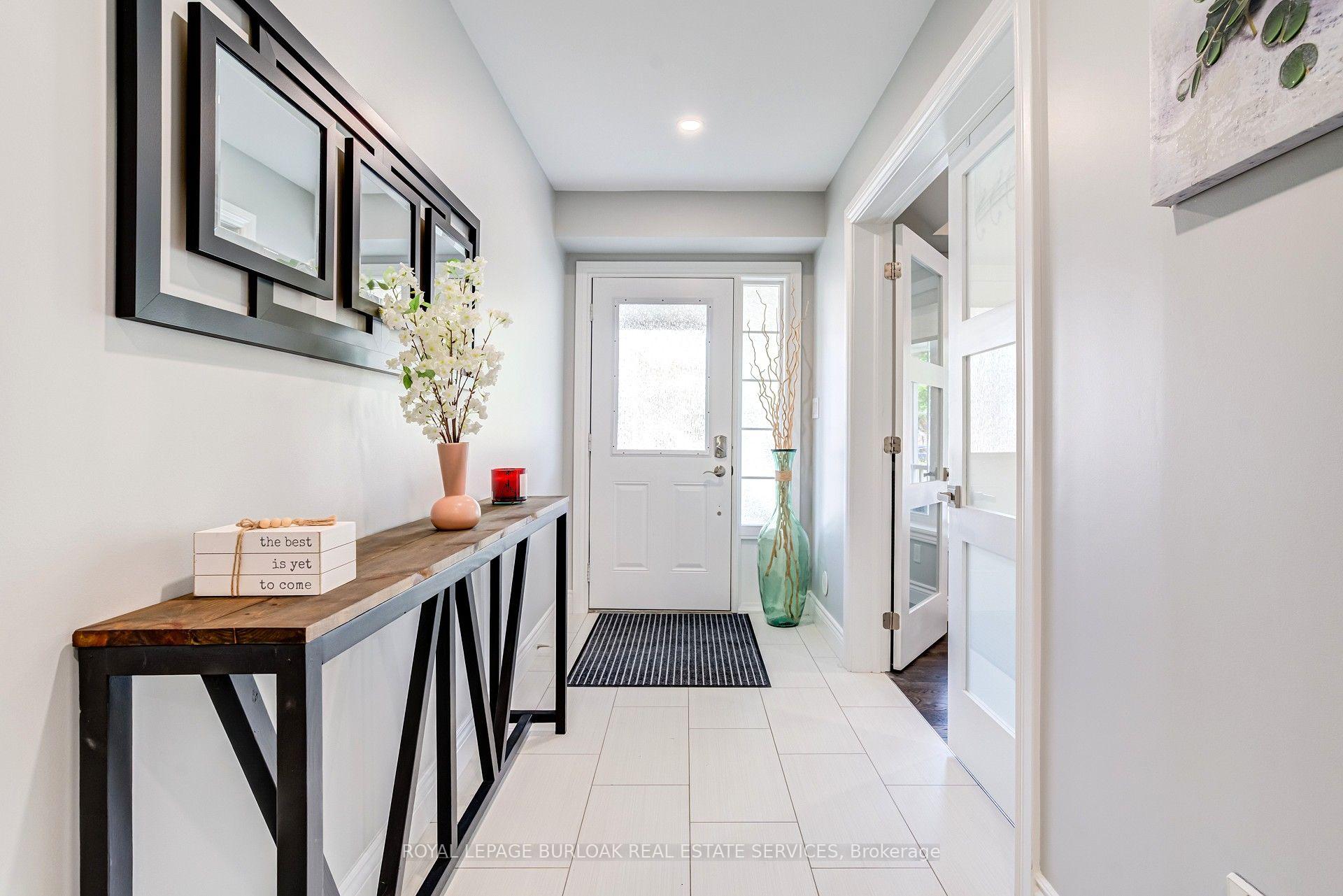 Photo 3 of 3202 Munson Crescent, Burlington, Alton — HOMEH