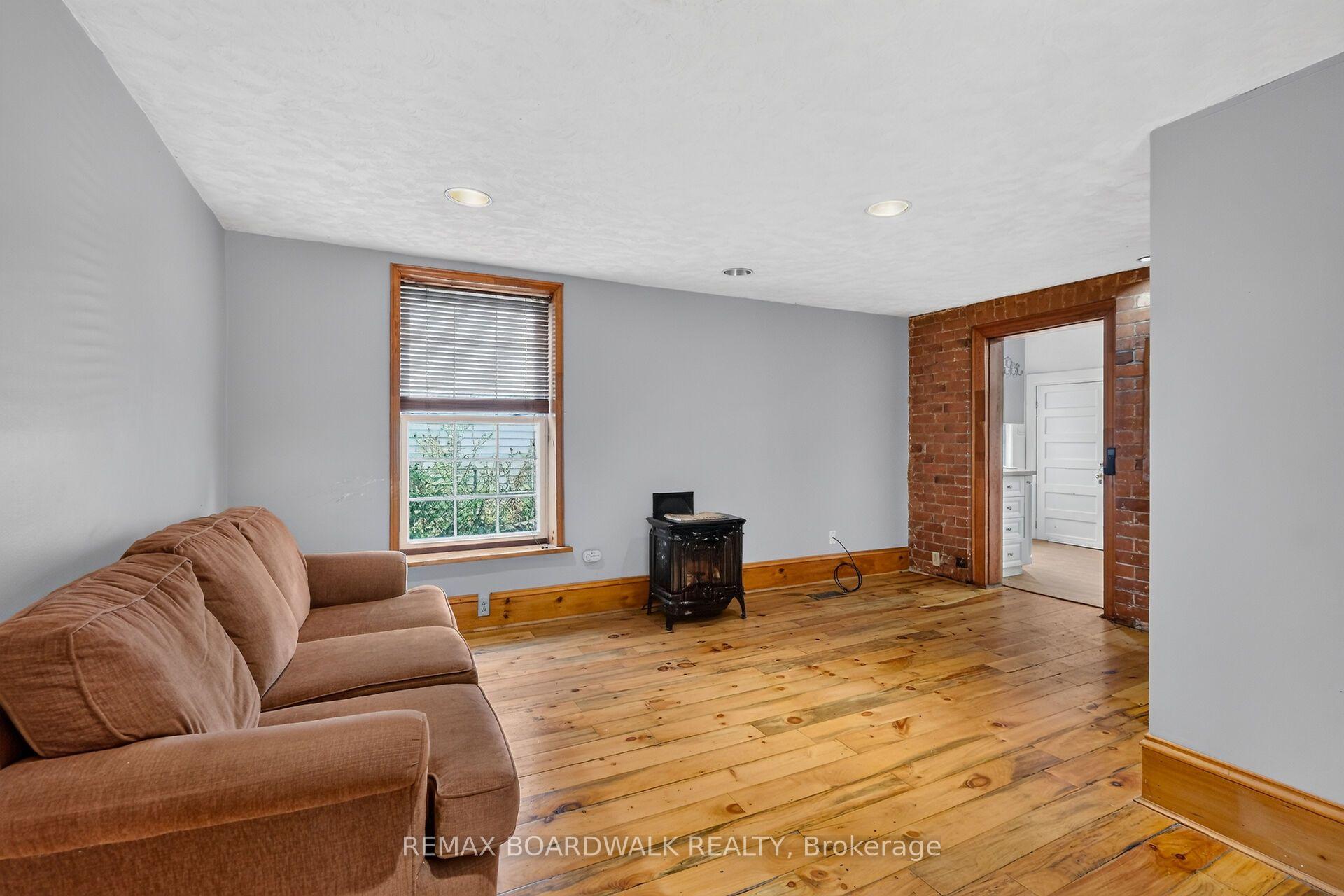 Photo 18 of 17 Francis Street, Carleton Place, Carleton Place — HOMEH