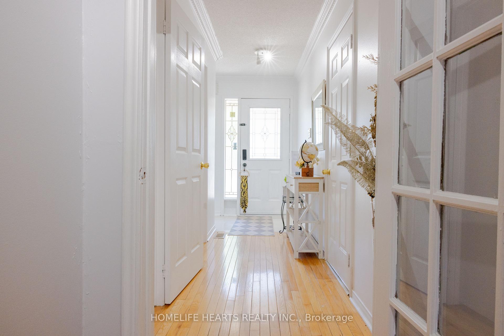 Photo 5 of 87 Sunfield Road, North York, Downsview-Roding-CFB — HOMEH