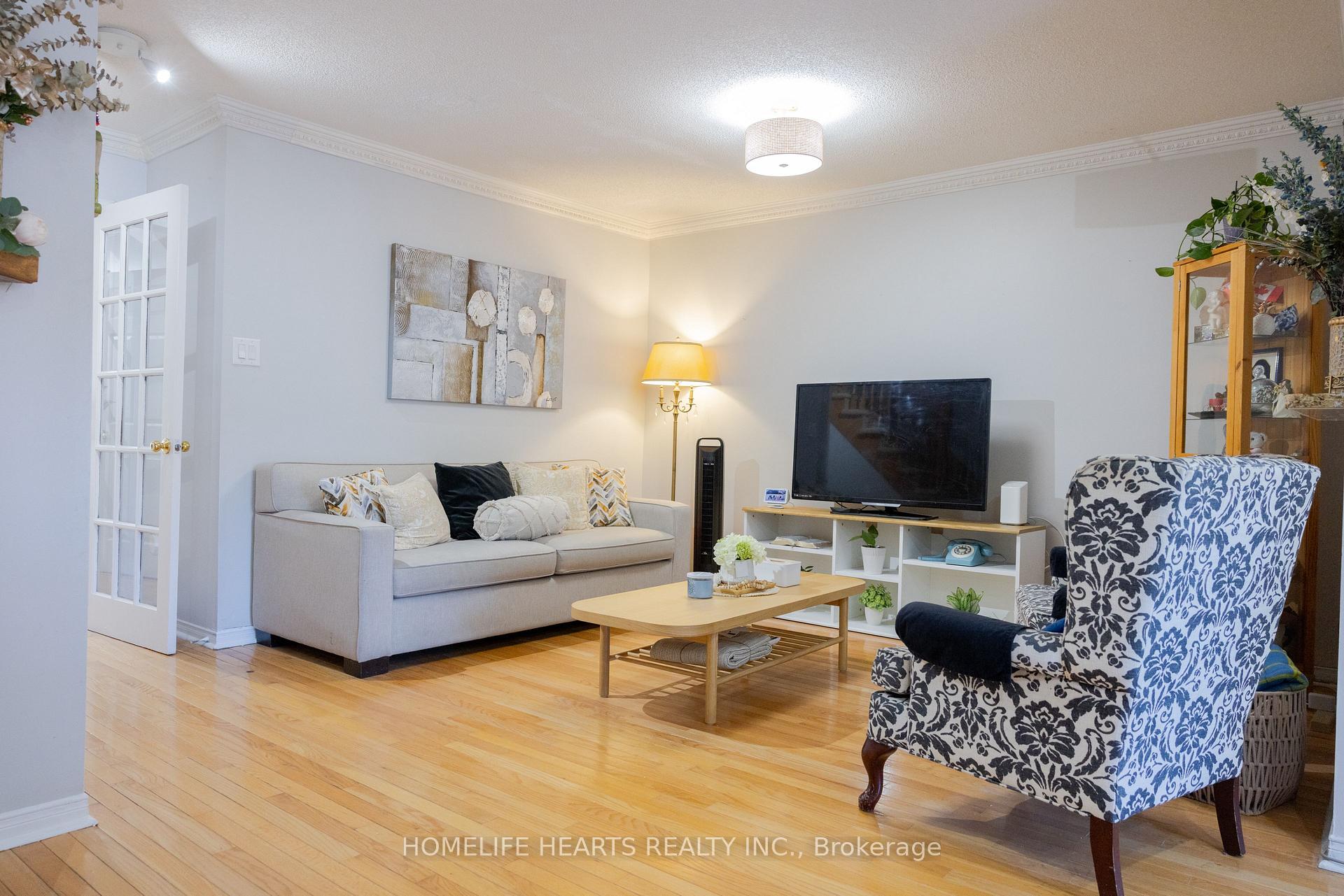 Photo 6 of 87 Sunfield Road, North York, Downsview-Roding-CFB — HOMEH