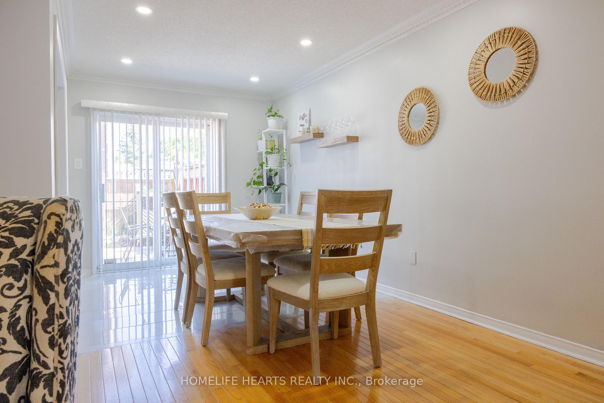 Photo 10 of 87 Sunfield Road, North York, Downsview-Roding-CFB — HOMEH