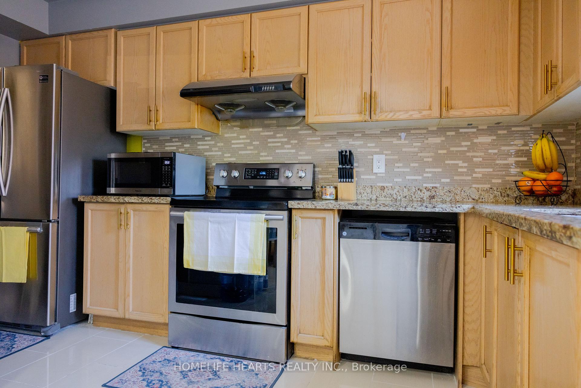 Photo 14 of 87 Sunfield Road, North York, Downsview-Roding-CFB — HOMEH