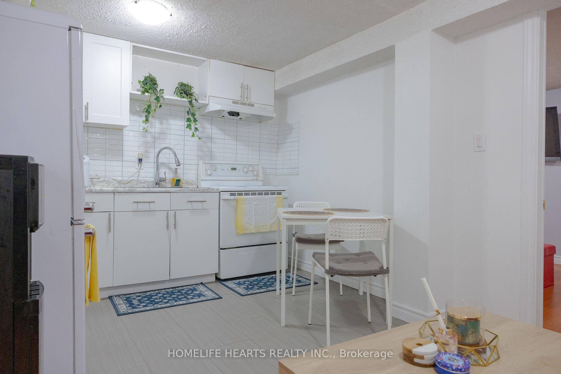 Photo 32 of 87 Sunfield Road, North York, Downsview-Roding-CFB — HOMEH