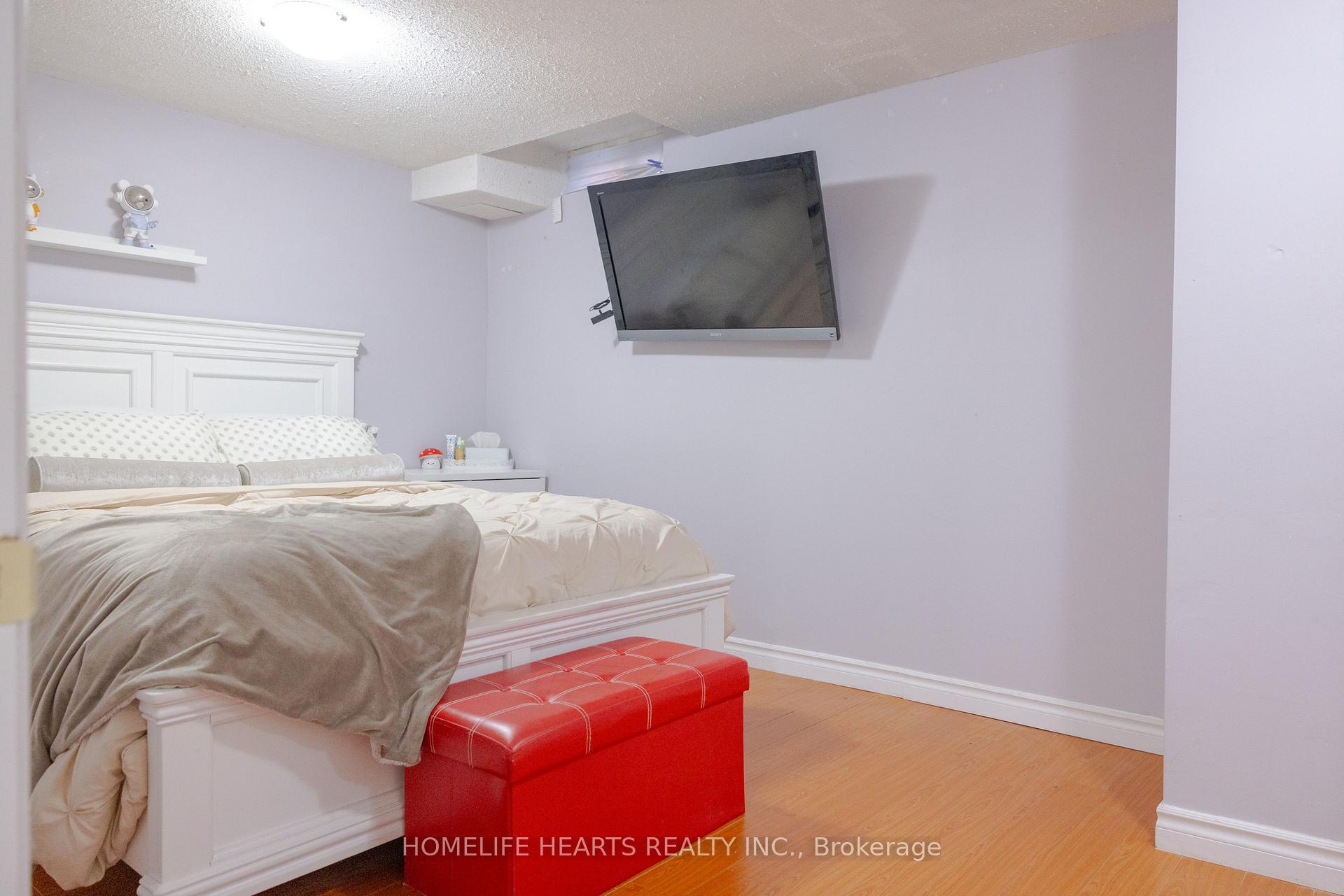 Photo 34 of 87 Sunfield Road, North York, Downsview-Roding-CFB — HOMEH