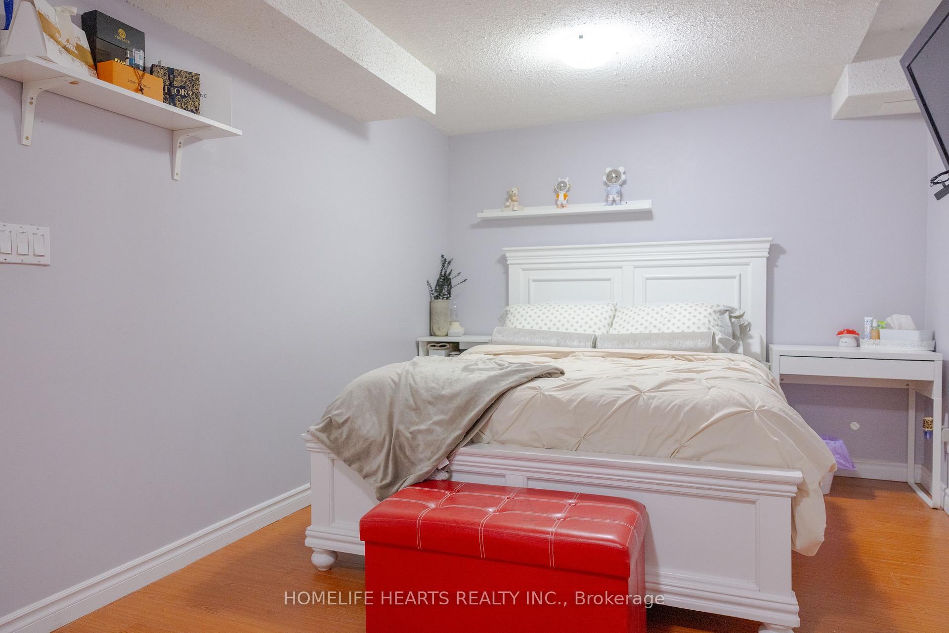 Photo 35 of 87 Sunfield Road, North York, Downsview-Roding-CFB — HOMEH