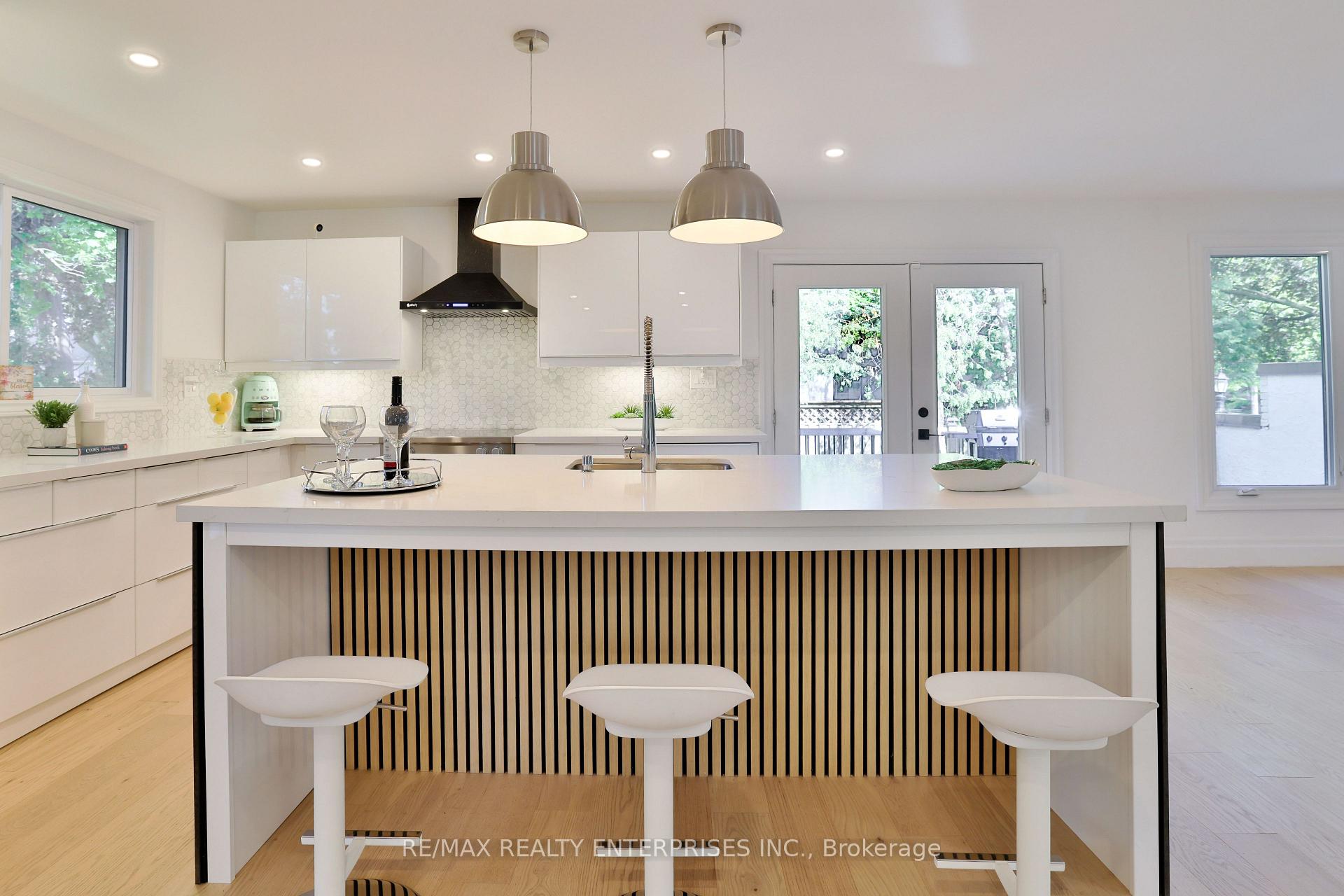 Photo 13 of 625 Sir Richards Road, Mississauga, Erindale — HOMEH